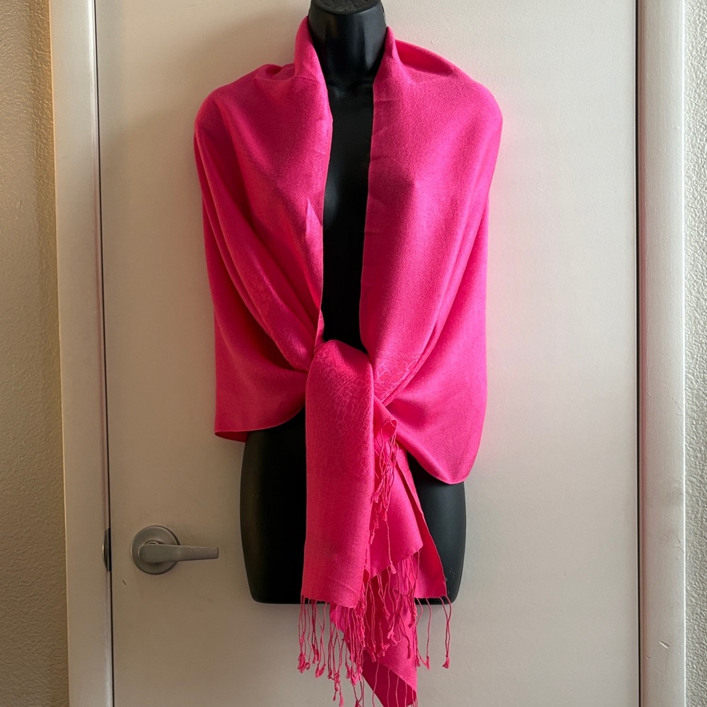 pashmina Large Hot Pink Fringed w/paisley print Wrap Shawl Scarf OS